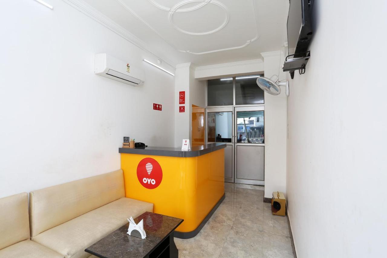 Oyo 11306 Ss Hotel 戈勒克布尔 外观 照片
